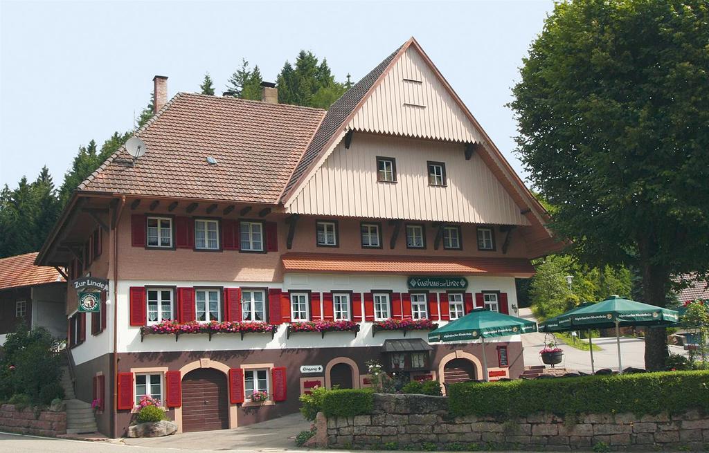 Gasthaus Zur Linde Oberharmersbach Esterno foto